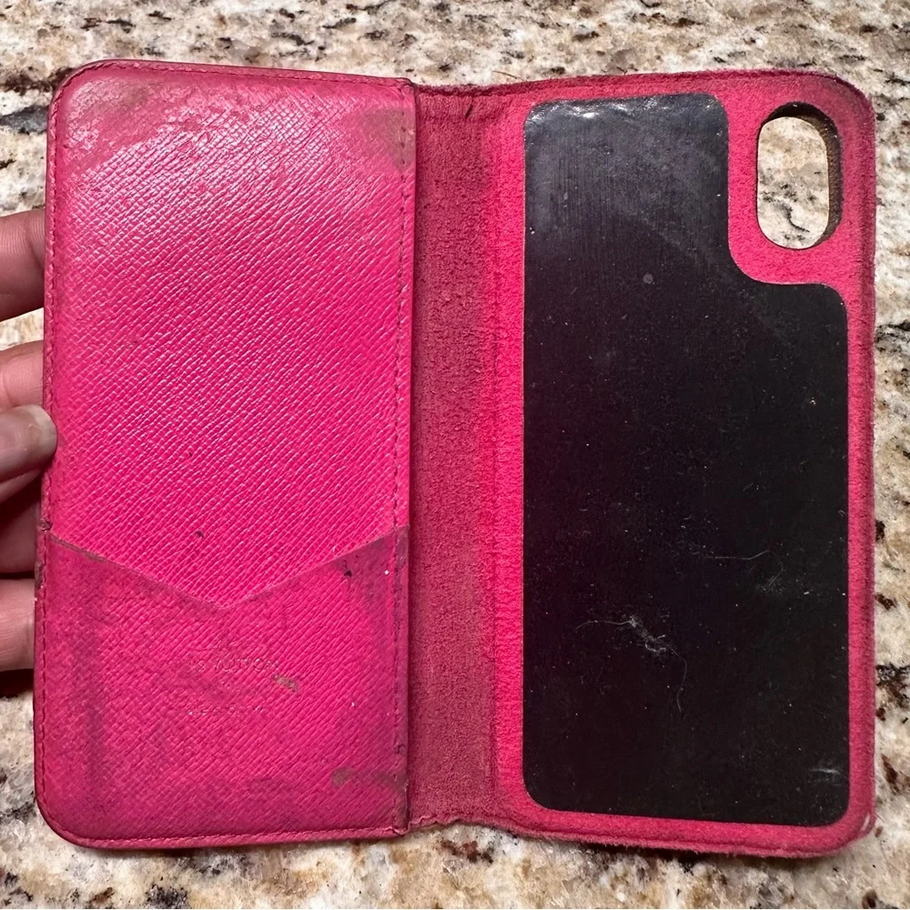 2 Louis Vuitton X iPhone Folio Cases